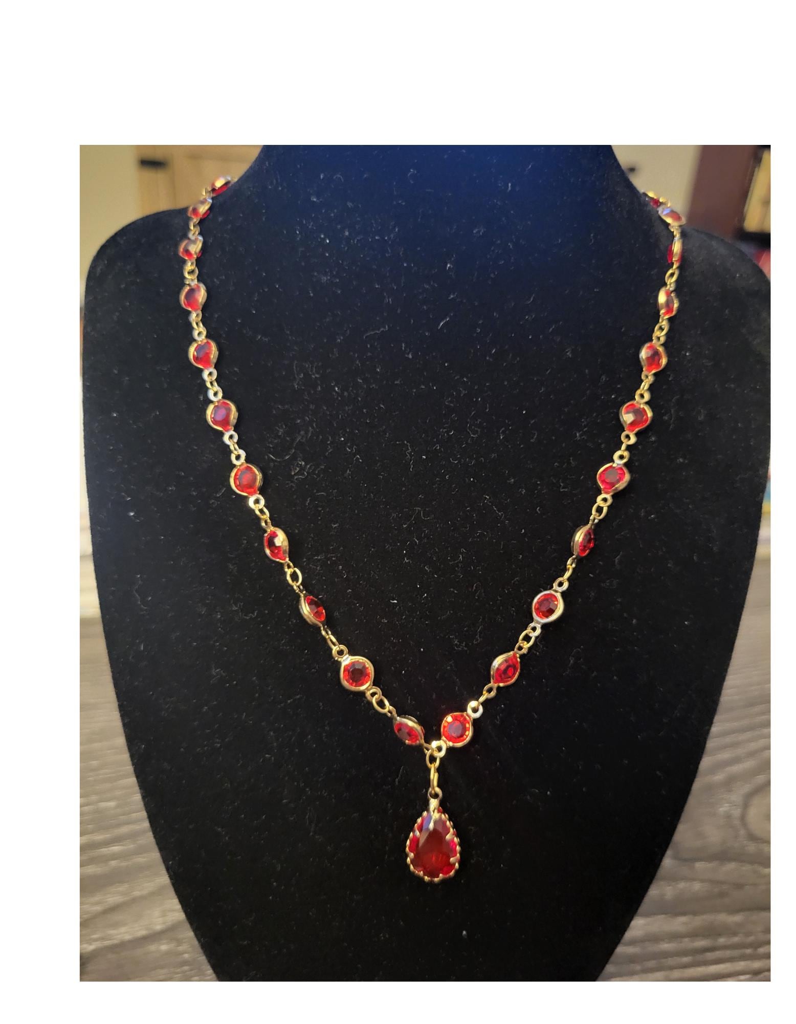 Elegant Oval Red Gemstone Necklace