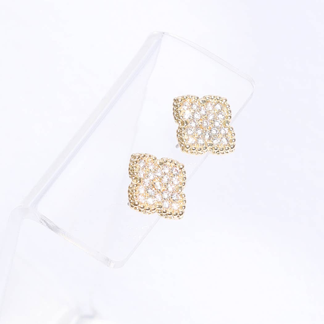 Pave 15MM Clover Gold Post Earrings: EG / ONE SIZE